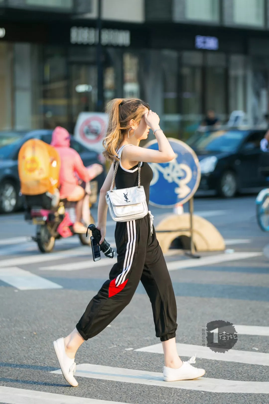 打造魔力私服LOOK，让你成为人群中的焦点的简单介绍